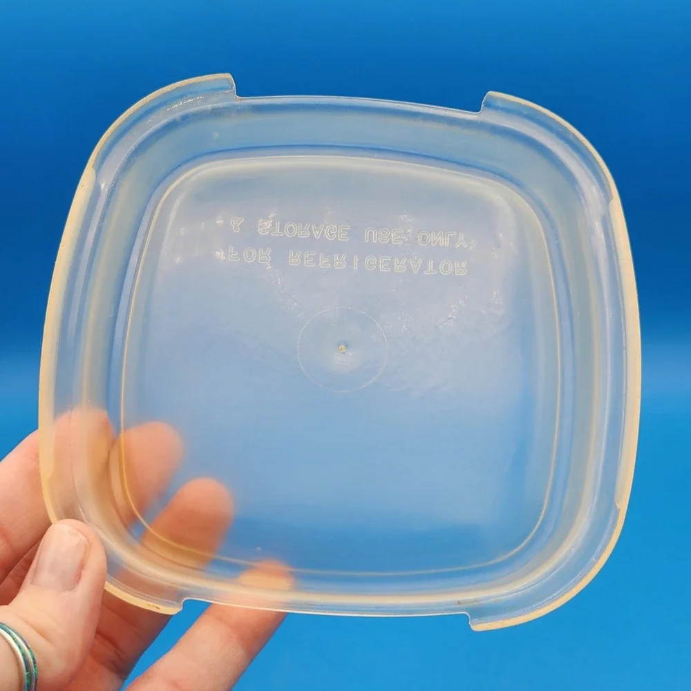Vintage Corningware Corn Flower 2 3/4 cup P-43-B Dish Casserole with Plastic lid